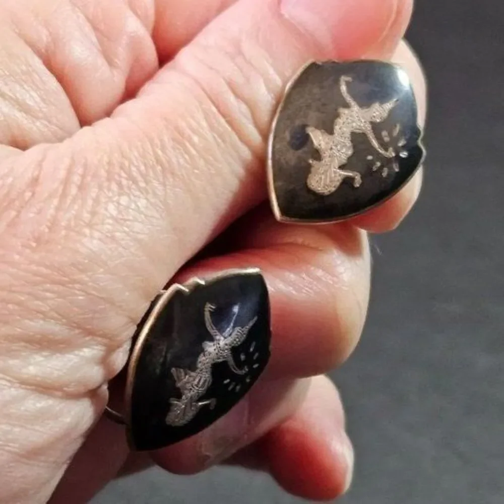 Siam Sterling silver vintage screw back clip on earrings